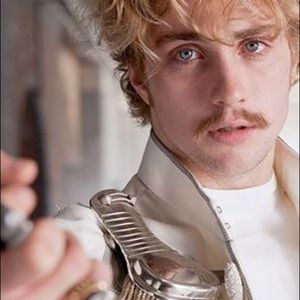 Meet your Posher, Nee